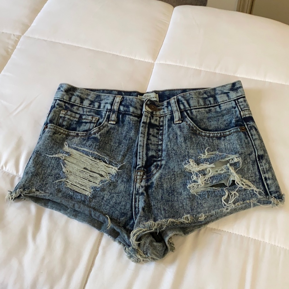 Medium wash cut off Jean shorts